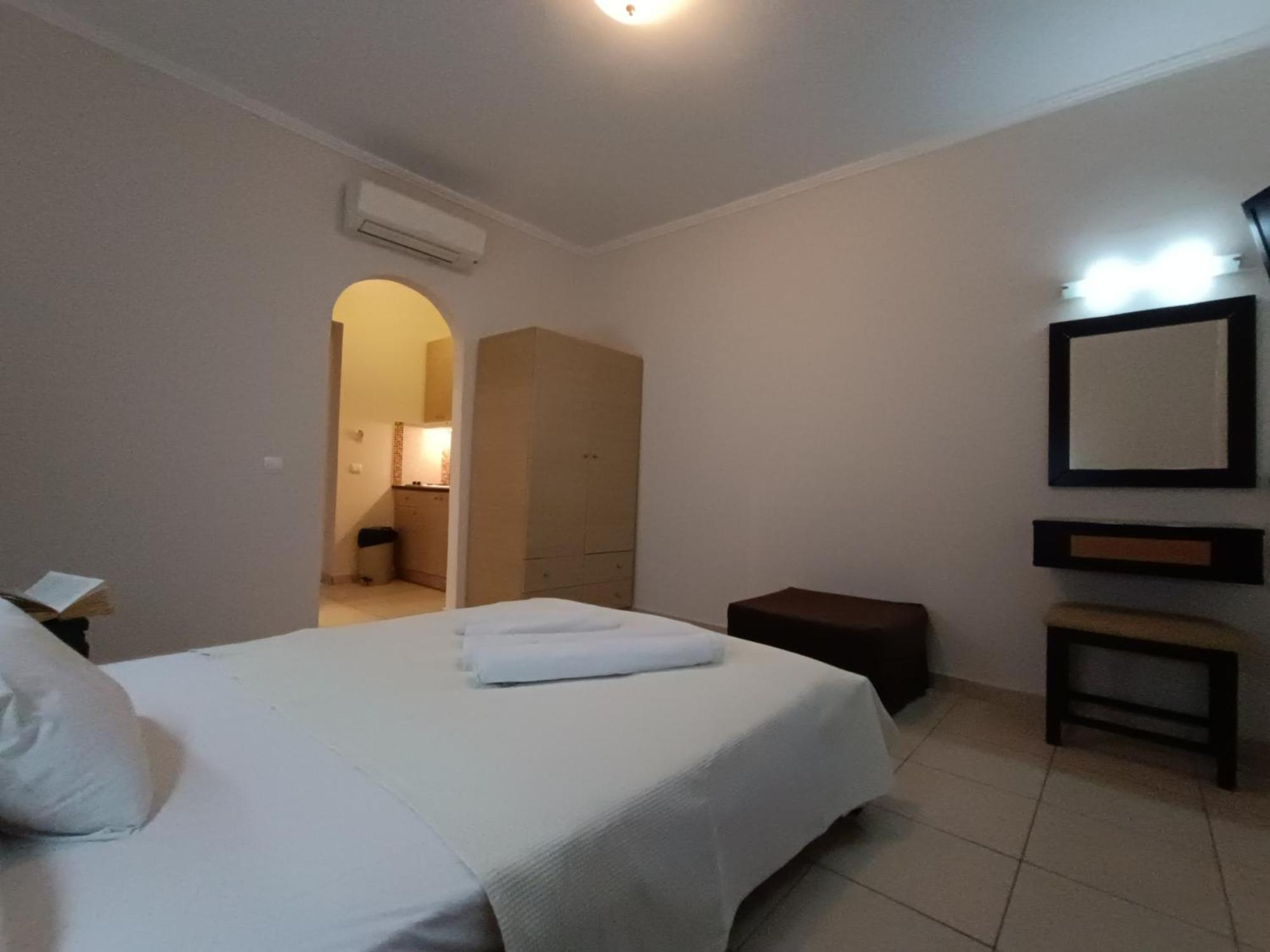 Pouliezos Koklanis Zante Apartments Alykes  Exteriör bild